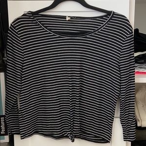 stretchy quarter sleeve top